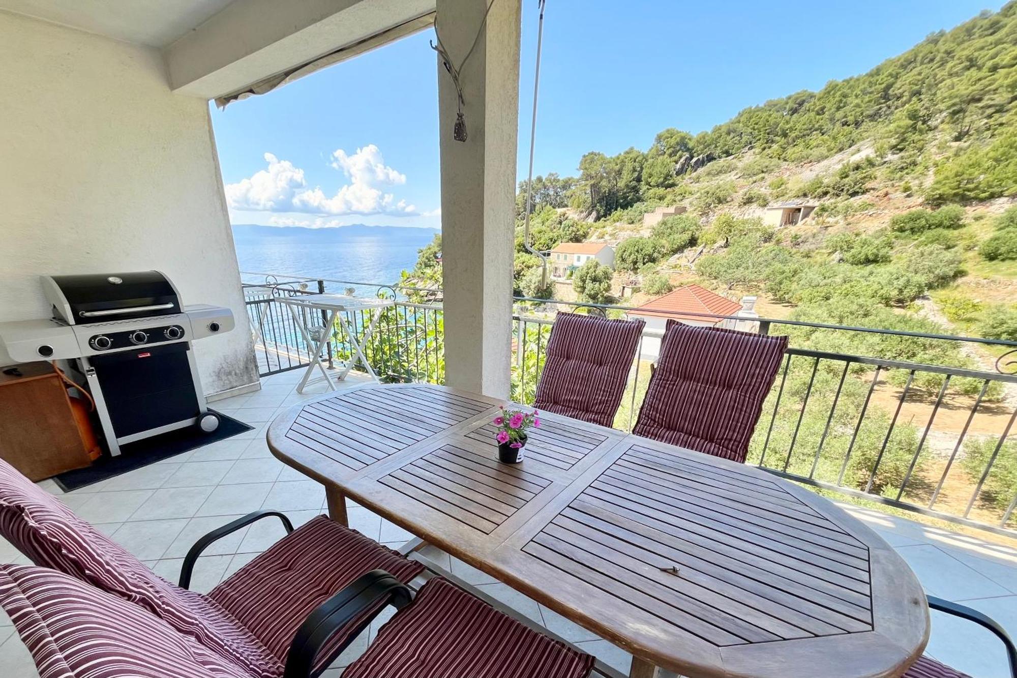 Paradise Apartments - Robinson Getaway Gdinj Buitenkant foto