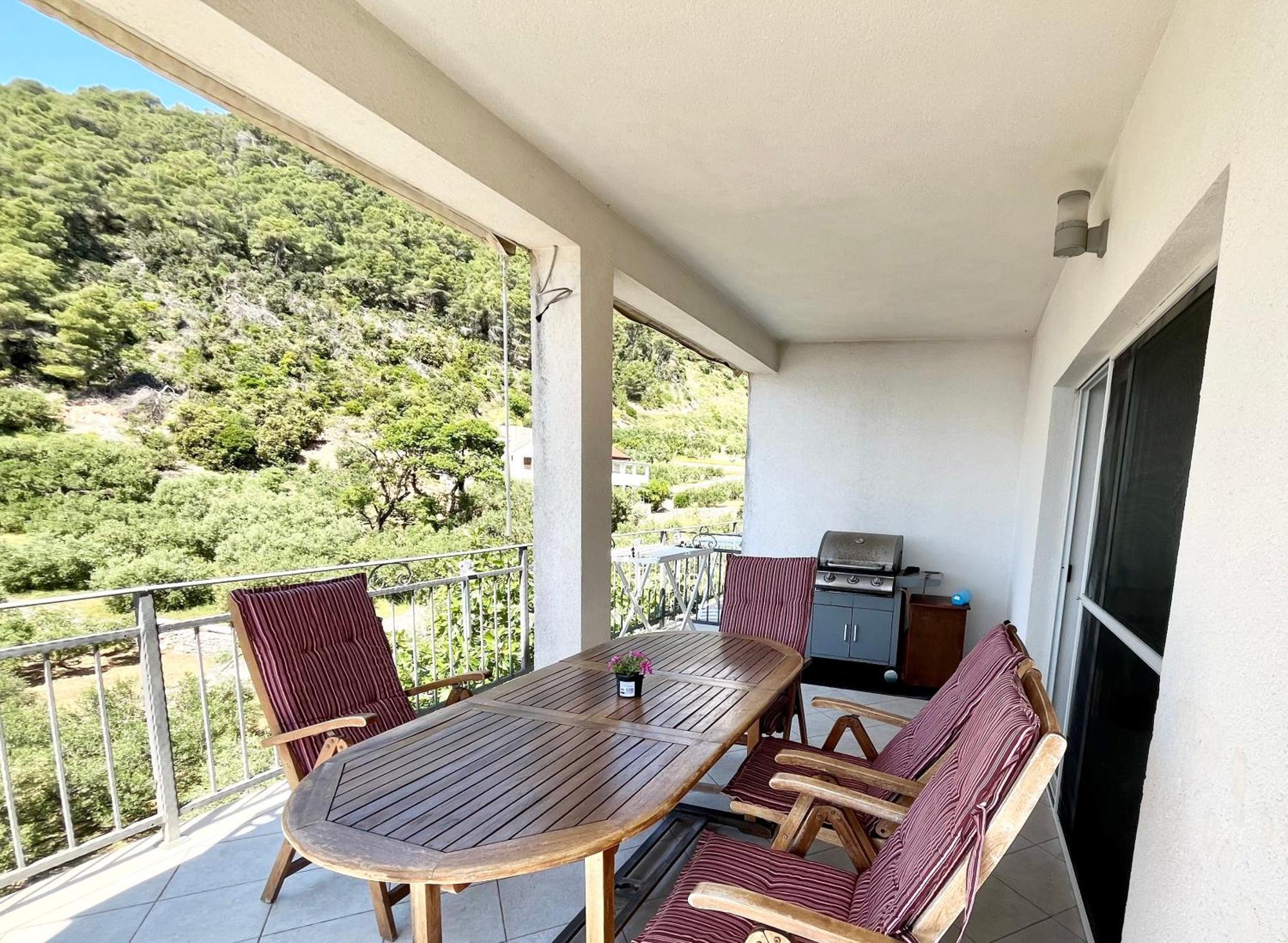 Paradise Apartments - Robinson Getaway Gdinj Buitenkant foto