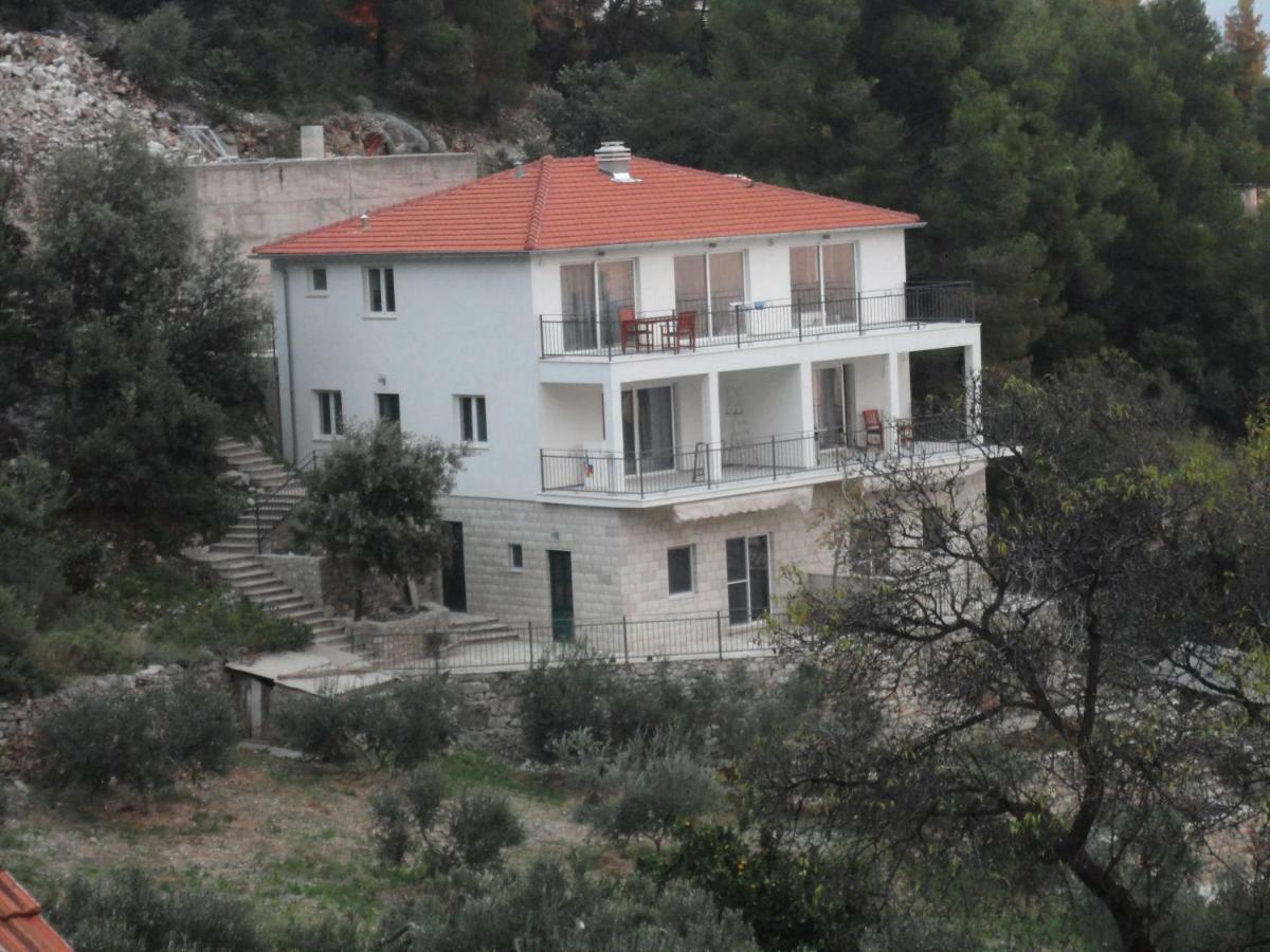 Paradise Apartments - Robinson Getaway Gdinj Buitenkant foto